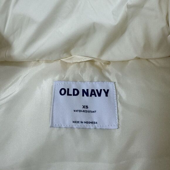 Old Navy Women Winter Water-Resistant Quilted Puffer Vest Jacket Outdoor Wear XS - Picture 9 of 14